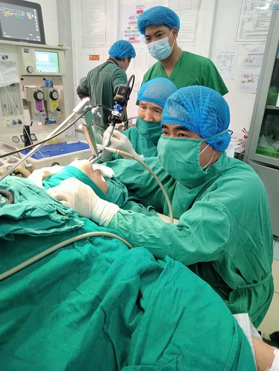 PHẪU THUẬT CHO CÁC BỆNH NHÂN MẮC BỆNH VỀ TAI MŨI HỌNG